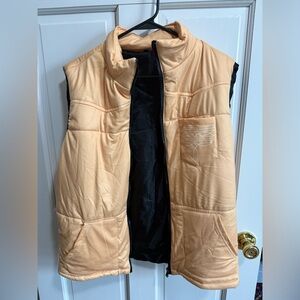 Women’s Sleeveless Boot Stitch Puffer Vest Large Light Yellow & Black